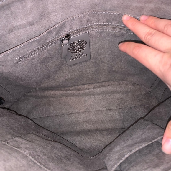 NWT Vince Camuto Livy Pebbled Leather Tote - Picture 4 of 11